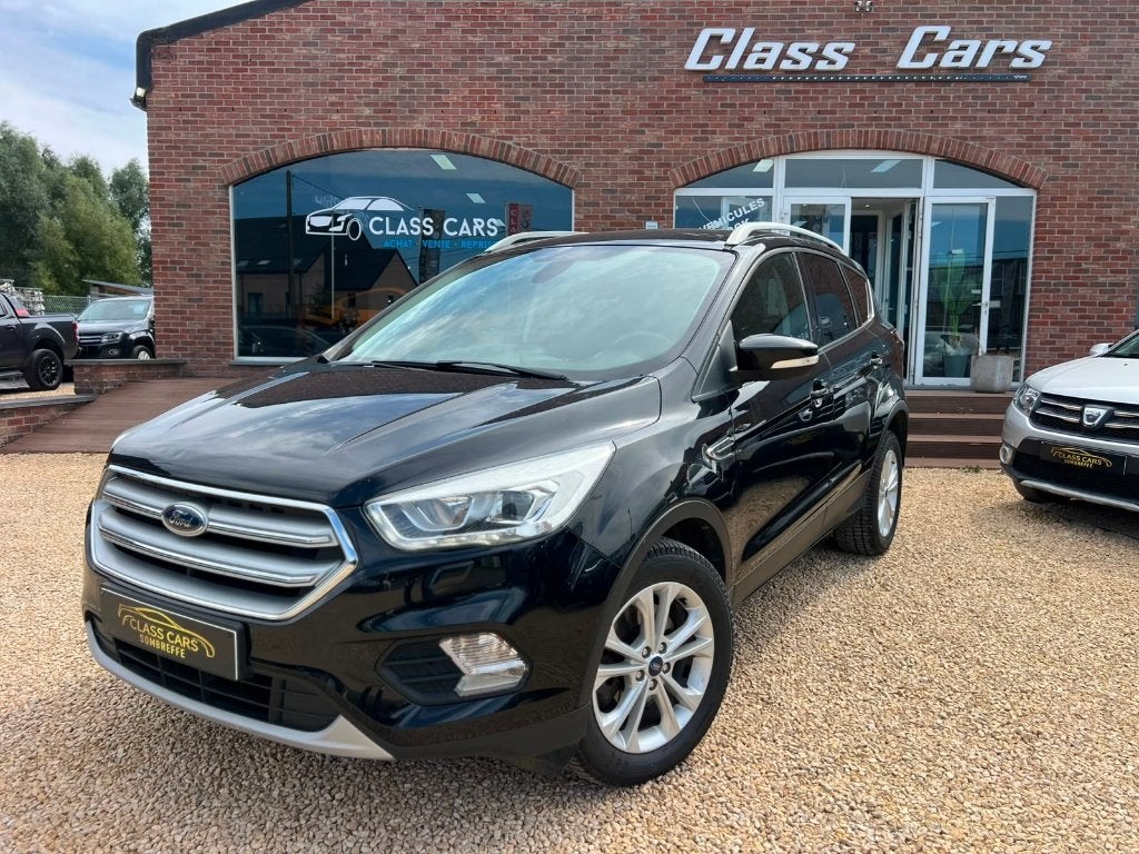 FORD KUGA 1.5 TDCi FWD Titanium PS AUTO NAVI CAM CLIM EUR6B, Auto's, Ford, 4 cilinders, Leder en Stof, Zwart, Bedrijf