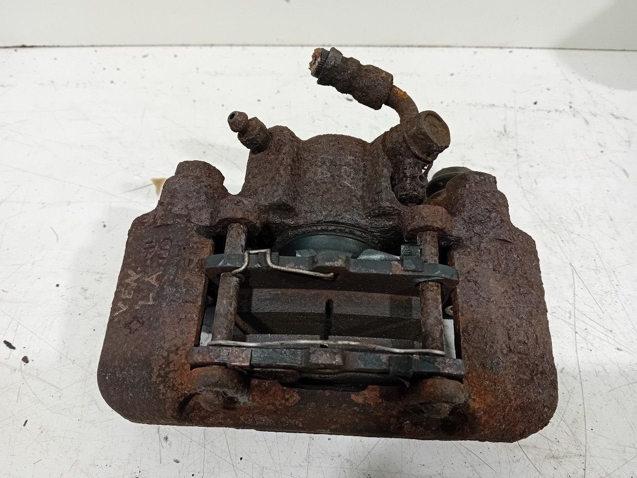 Remklauw links achter Toyota RAV4, Onderdelen@venauto.nl, Van der Ven Autorecycling B.V., Gebruikt, Daihatsu