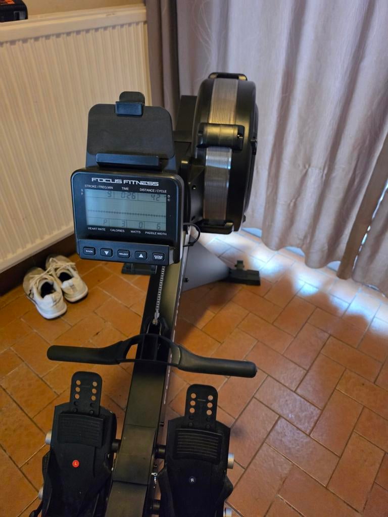 Rameur Focus Fitness Row 6 – Résistance à air, Jambes, Rameur