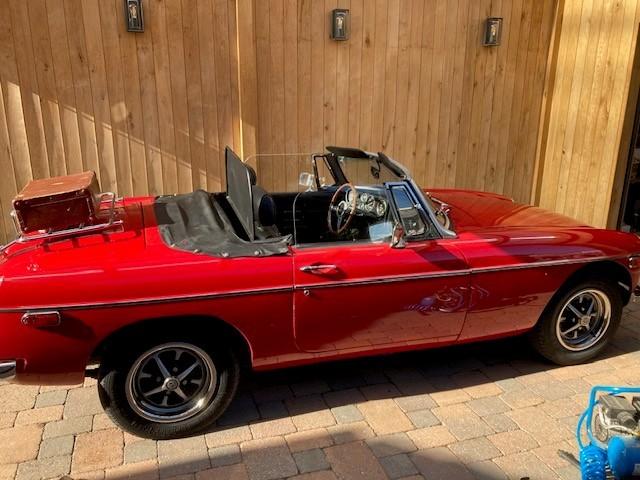te koop oldtimer MGB 1980, Autos, Rouge, Achat, Boîte manuelle, Noir