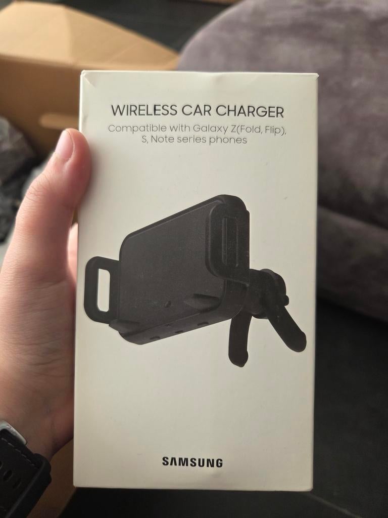 Samsung wireless car charger, Telecommunicatie, Mobiele telefoons | Telefoon-opladers, Ophalen, Nieuw, Samsung