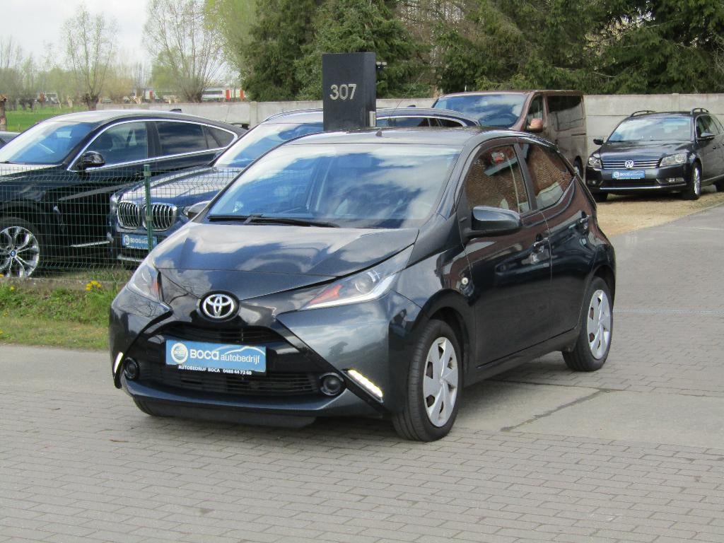 Toyota aygo 1.0 benzine, Auto's, Toyota, Voorwielaandrijving, 4 zetels, Stof, 4 cilinders
