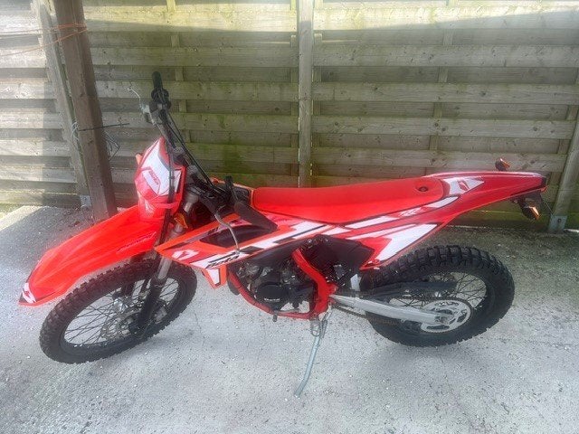 Beta RR 50 Enduro Sport, Fietsen en Brommers, Zo goed als nieuw, 50 cc, 5 versnellingen, Ophalen