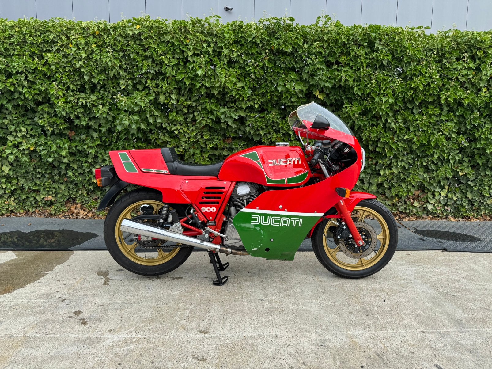 Ducati MHRE, Motos, Entreprise, 2 cylindres, Super Sport, 864 cm³