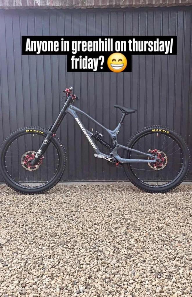Nukeproof  dessent  large / canyon sender cb, Enlèvement, Utilisé