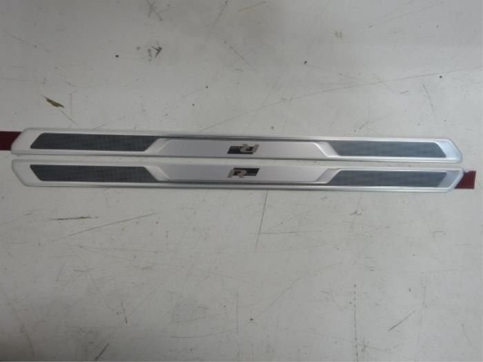 VW T-Roc 2GA Inleg Dorpel Set L+R, Enlèvement ou Envoi, Utilisé