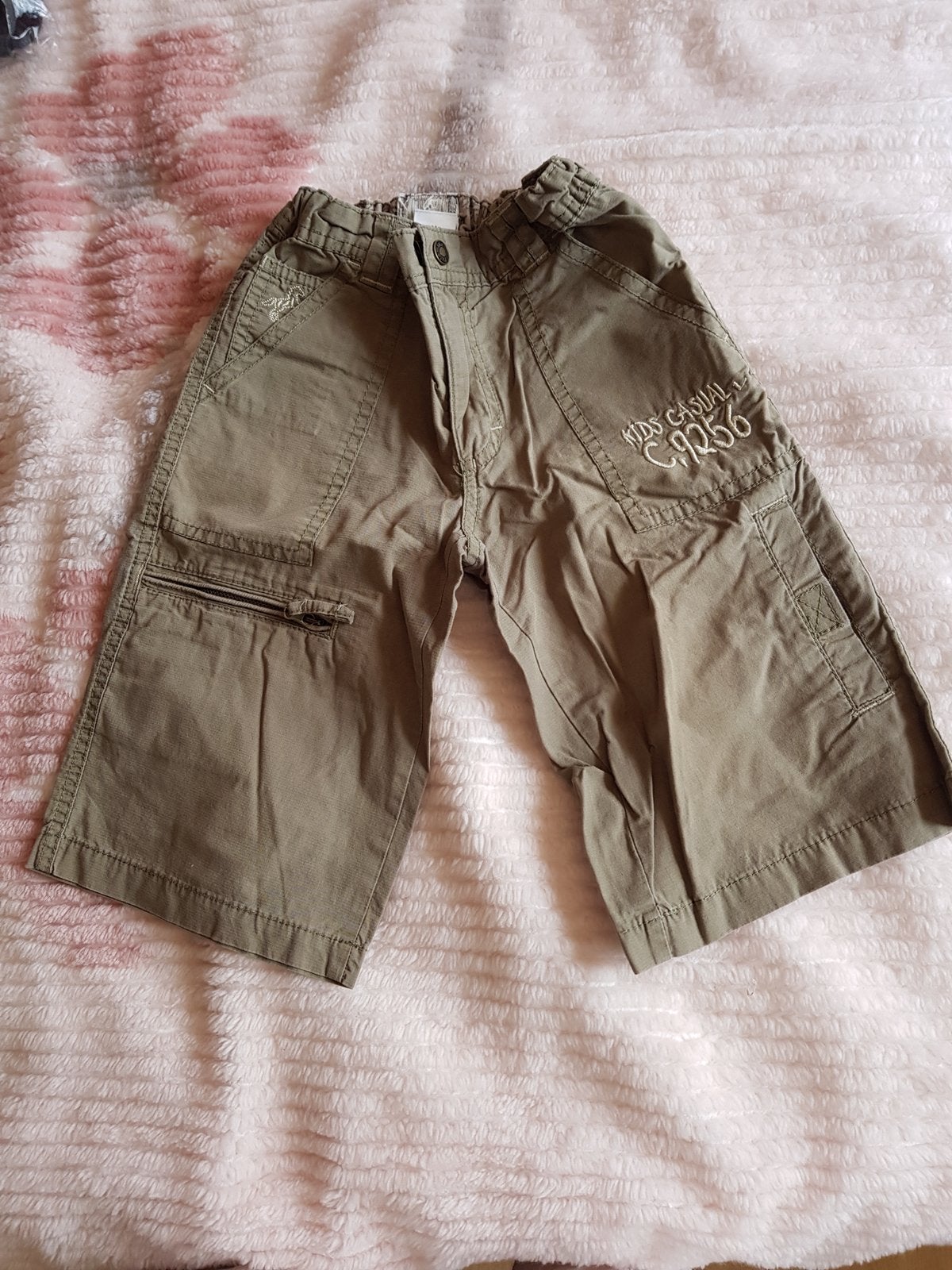 Korte jongens broek, bruin, maat 122, elastische taille,, Kinderen en Baby's, Ophalen, Zo goed als nieuw, Broek