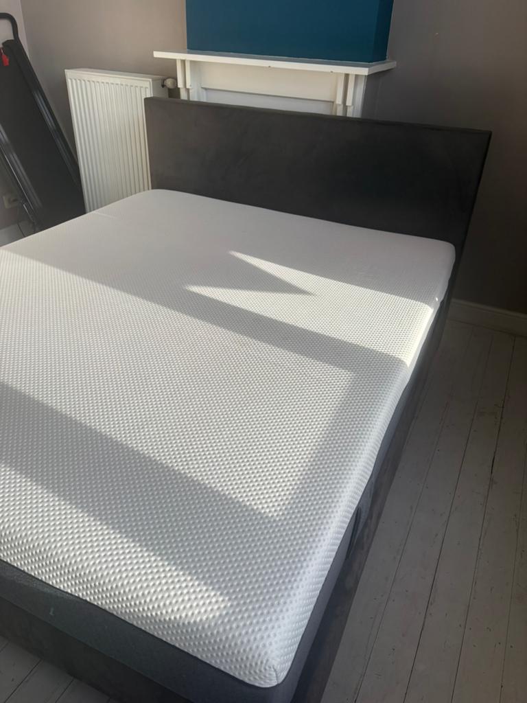 Heel goede boxspring met matras 160x200, Huis en Inrichting, Ophalen of Verzenden, Zo goed als nieuw, Bruin