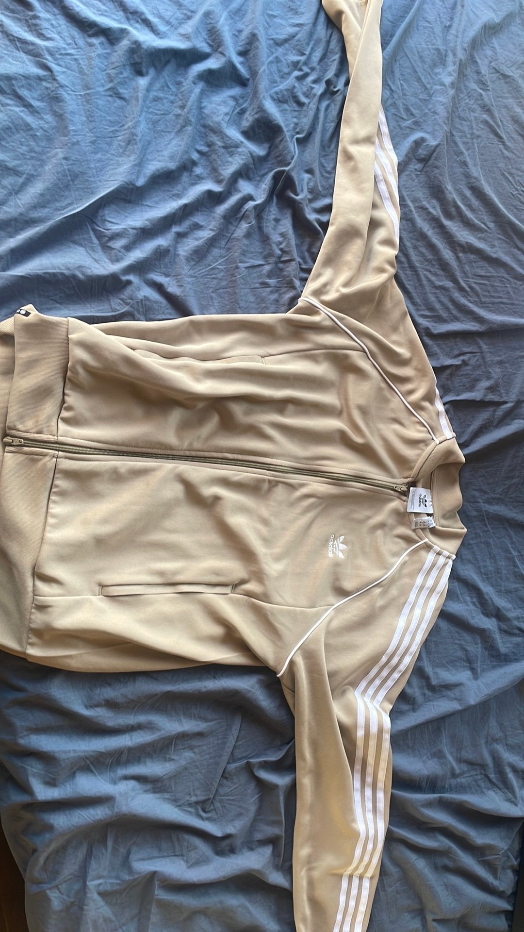 Addidas trui, Enlèvement, Comme neuf