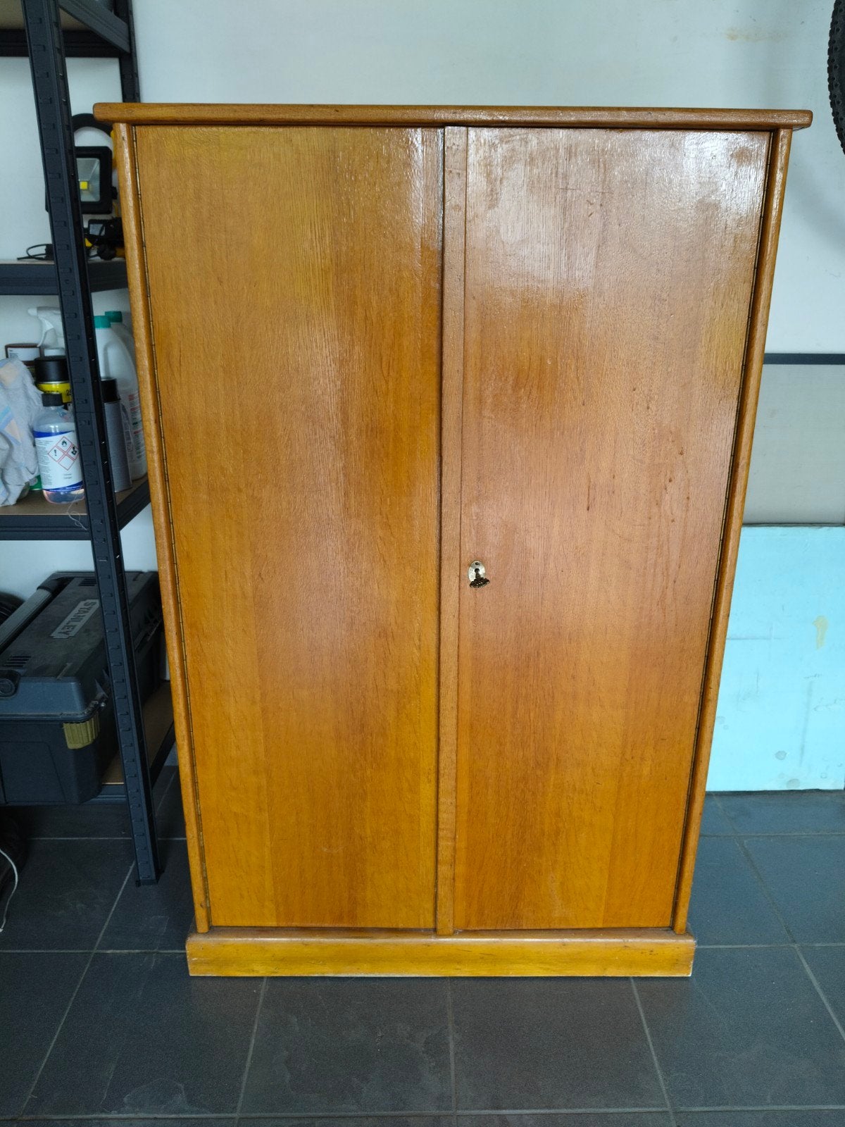 Kast te geef, Ophalen, Gebruikt, 100 tot 150 cm, 50 tot 100 cm