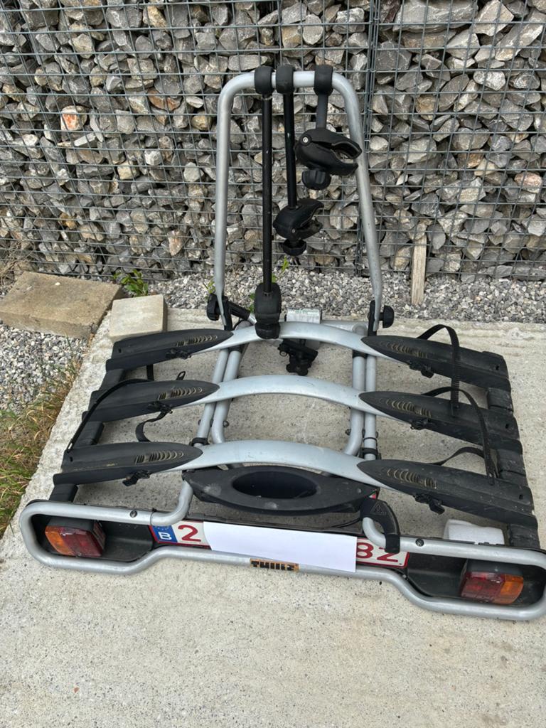 Porte-vélos THULE pour trois vélos en bon état, Autos : Divers, Porte-vélos, Support d'attelage, 3 vélos ou plus, Vélo électrique