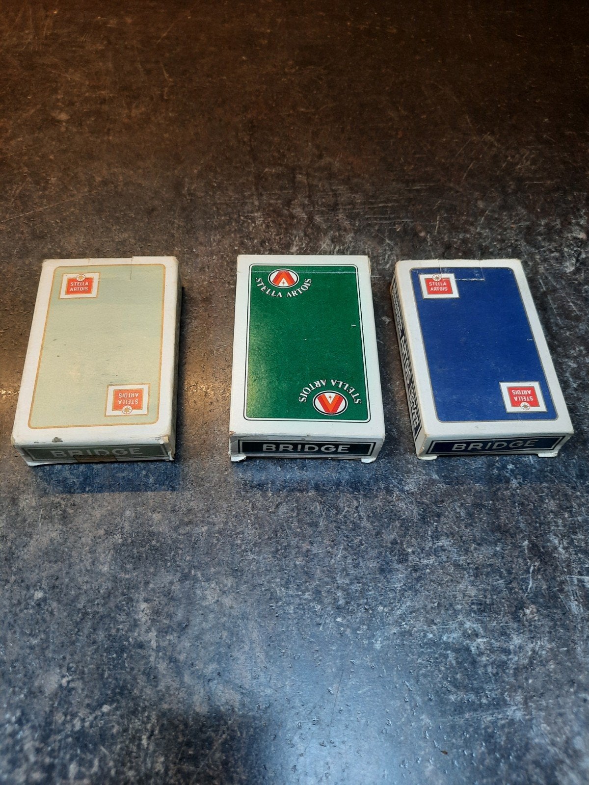 Cartes à jouer Stella Artois, Enlèvement