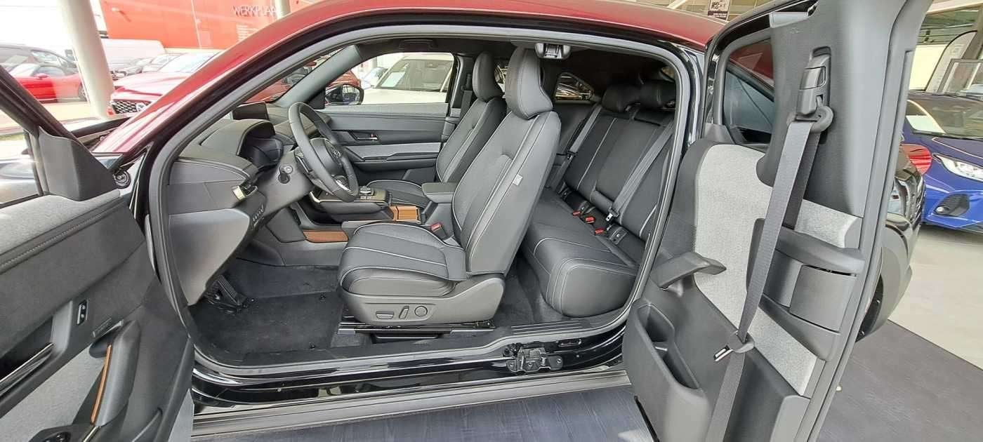 Mazda MX-30 17.8 kWh e-SKYACTIV R-EV Edition R(125kW, Auto's, Automaat, Gebruikt, Zwart, Bedrijf