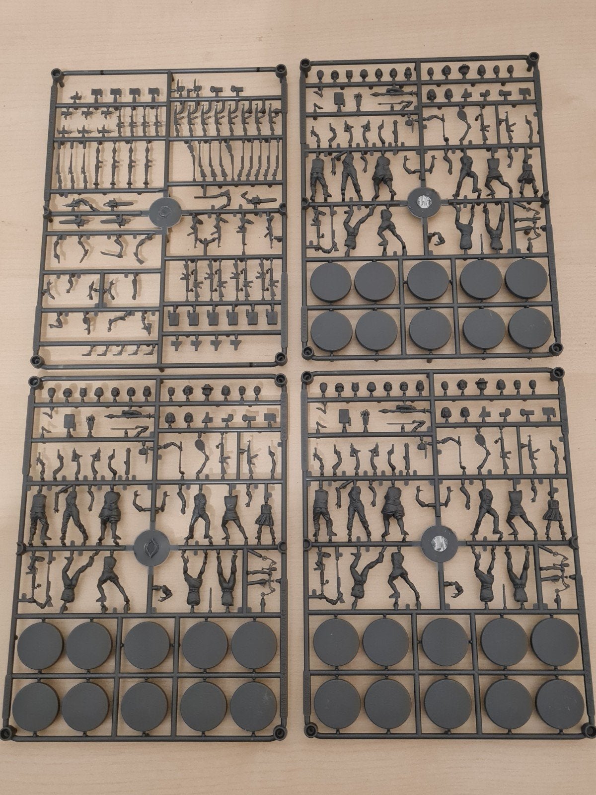 Warlord Games Zombie Female Survivors/ Citizens, Hobby en Vrije tijd, Wargaming, Ophalen of Verzenden, Nieuw, Overige soorten