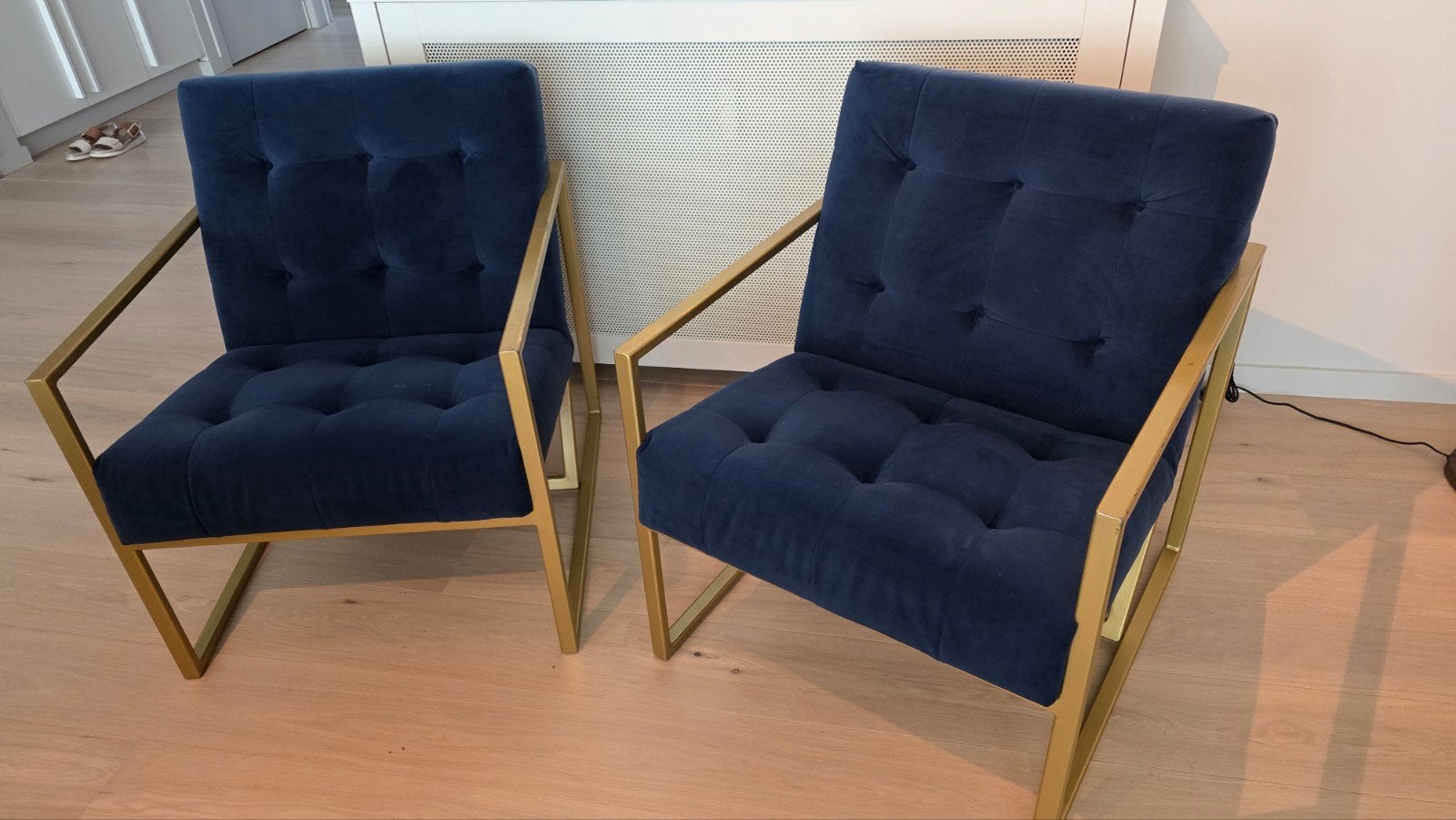 Duo de fauteuils design présentant des signes d'usure, 75 à 100 cm, Enlèvement, Utilisé, 75 à 100 cm