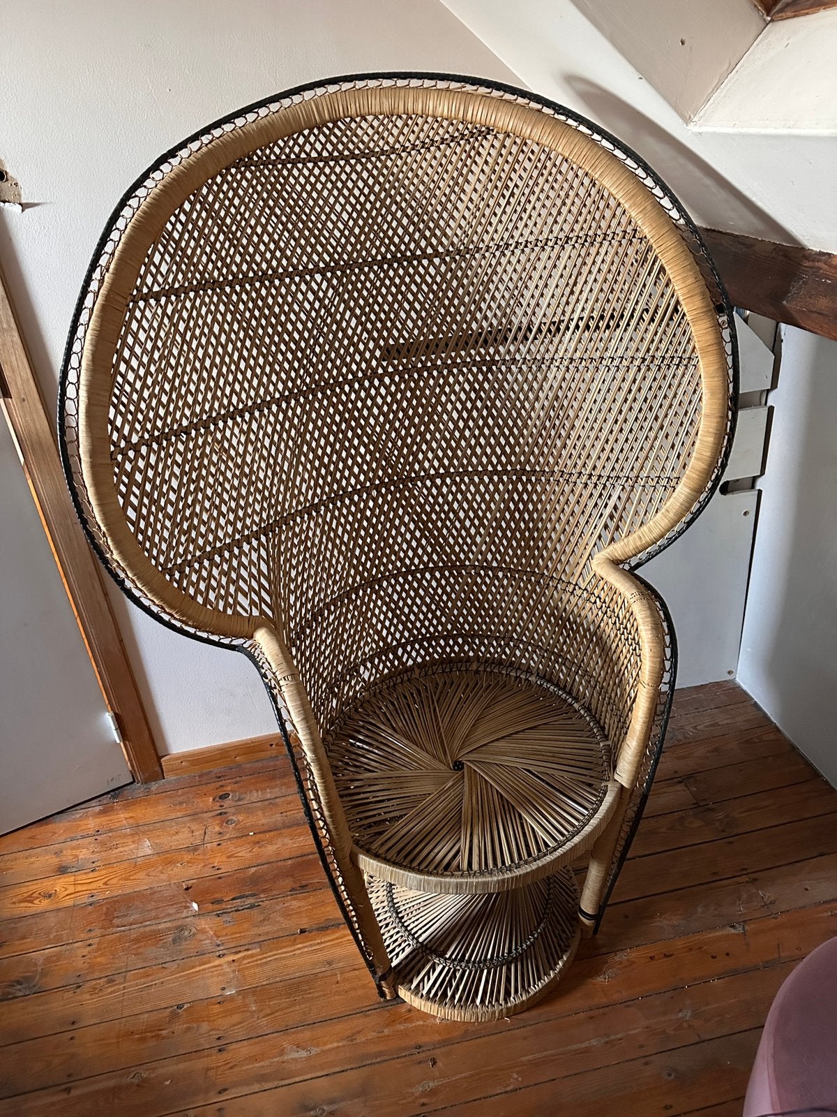Emmanuelle rotan fauteuil met zwarte rand, Ophalen, Gebruikt, Bruin, Riet of Rotan