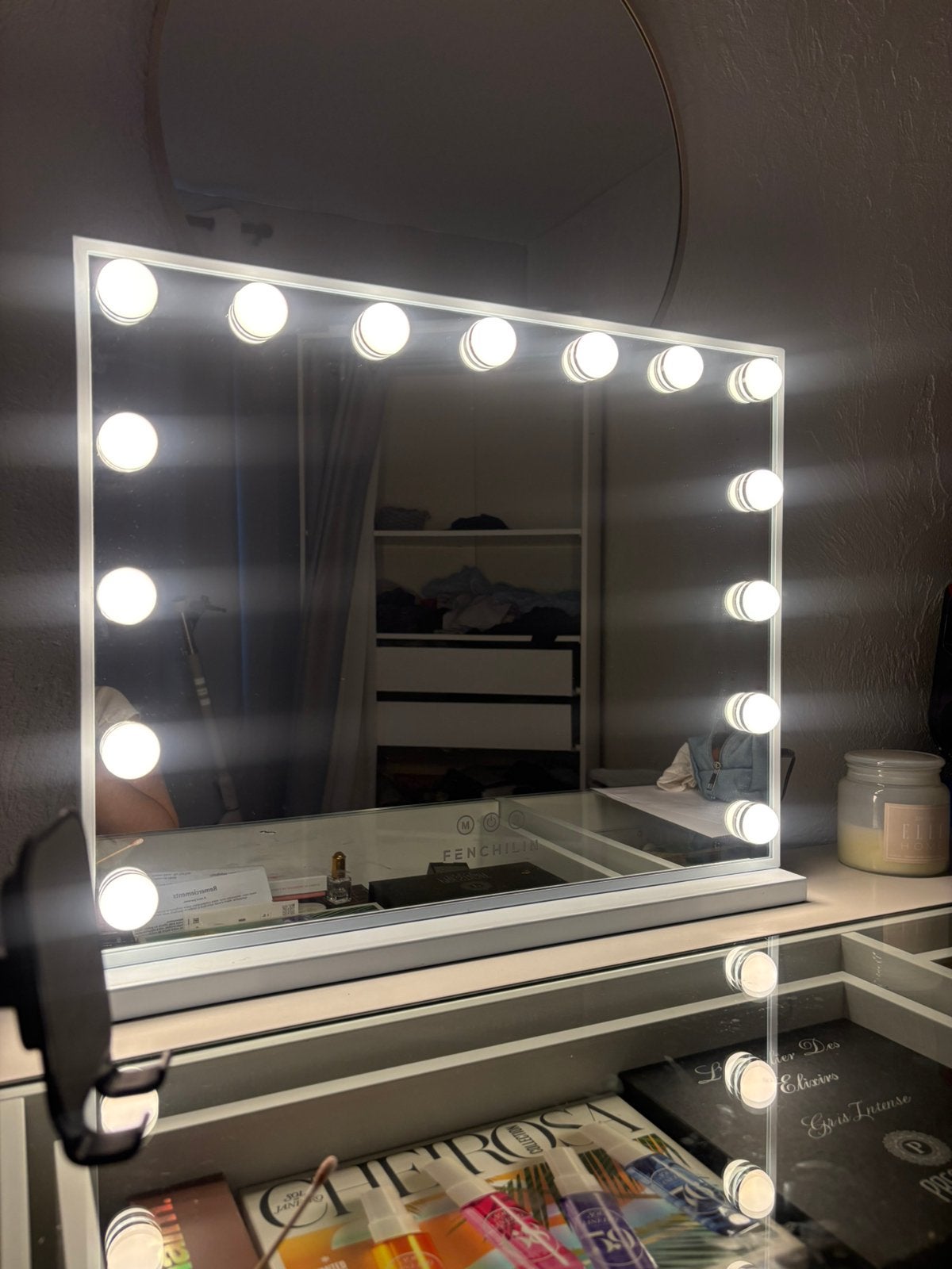 Miroir holiwood blanc zn tres bonne etats il na rien, Maison & Meubles, Enlèvement ou Envoi, Comme neuf, Carré, Moins de 100 cm