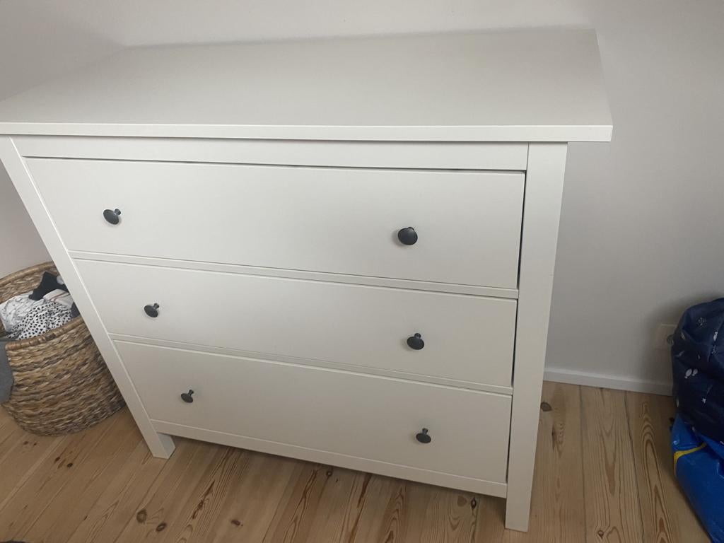 Commode IKEA Hemnes, 3 ou 4 tiroirs, 25 à 50 cm, Moins de 100 cm, 100 à 150 cm