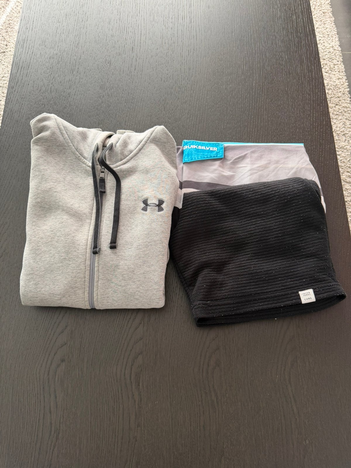 Sportpakket maat S - Under Armour hoodie, Quiksilver, J&J, Enlèvement ou Envoi, Taille 46 (S) ou plus petite