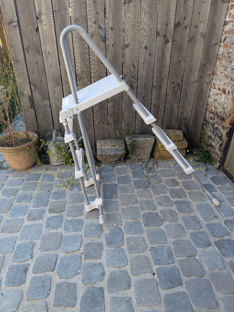 Échelle piscine Intex - à donner, Jardin & Terrasse, Enlèvement, Utilisé, Échelle