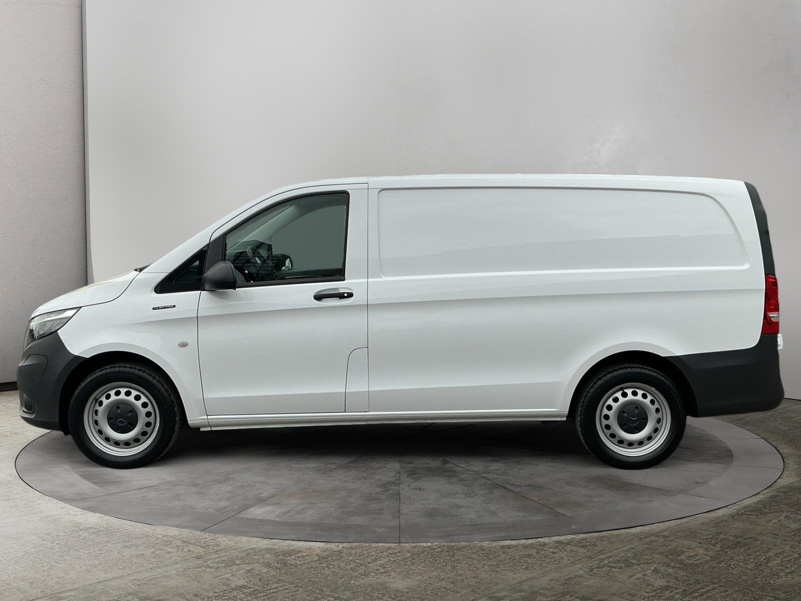 Mercedes-Benz eVito L2 60kWh (bj 2024), Auto's, 4 deurs, Stof, Gebruikt, Zwart