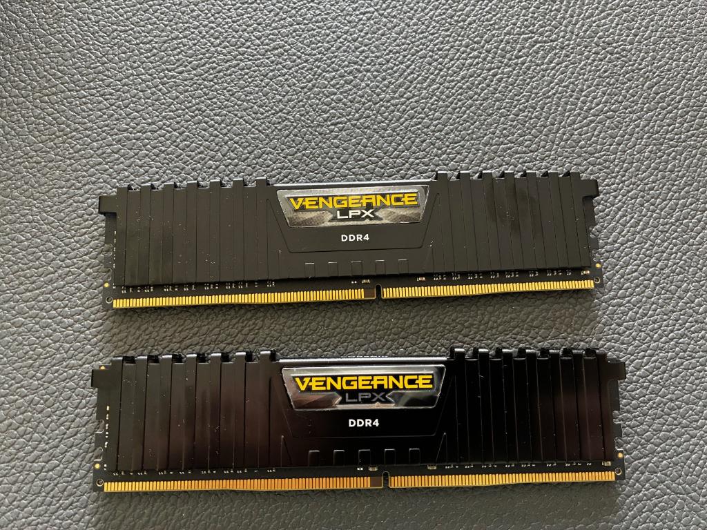 Corsair Vengeance 16 Go (2x 8 Go) DDR4 2666 MHz CL16, DDR4, Enlèvement, Utilisé, Desktop