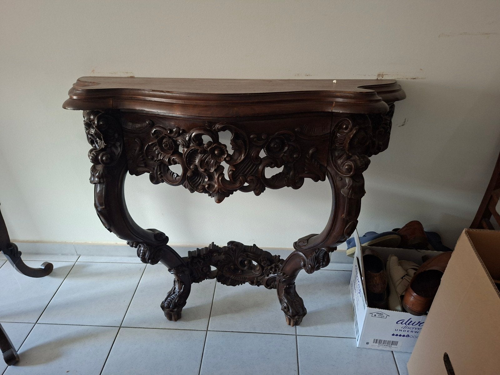 Muurtafel op 2 poten, Ophalen