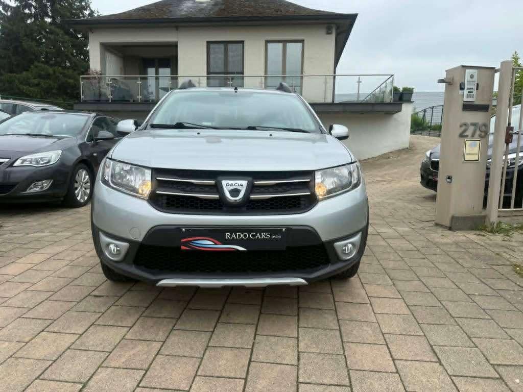 Dacia Sandero benzine 08/2014, Auto's, Dacia, Euro 5, 124 g/km, Bedrijf, Zilver of Grijs