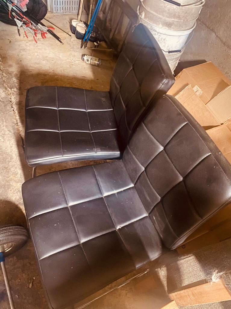 Eetkamerstoelen 4x wit zachte stof en/of 2x zwart leder, Huis en Inrichting, Stoelen, Ophalen, Zo goed als nieuw, Wit, Stof