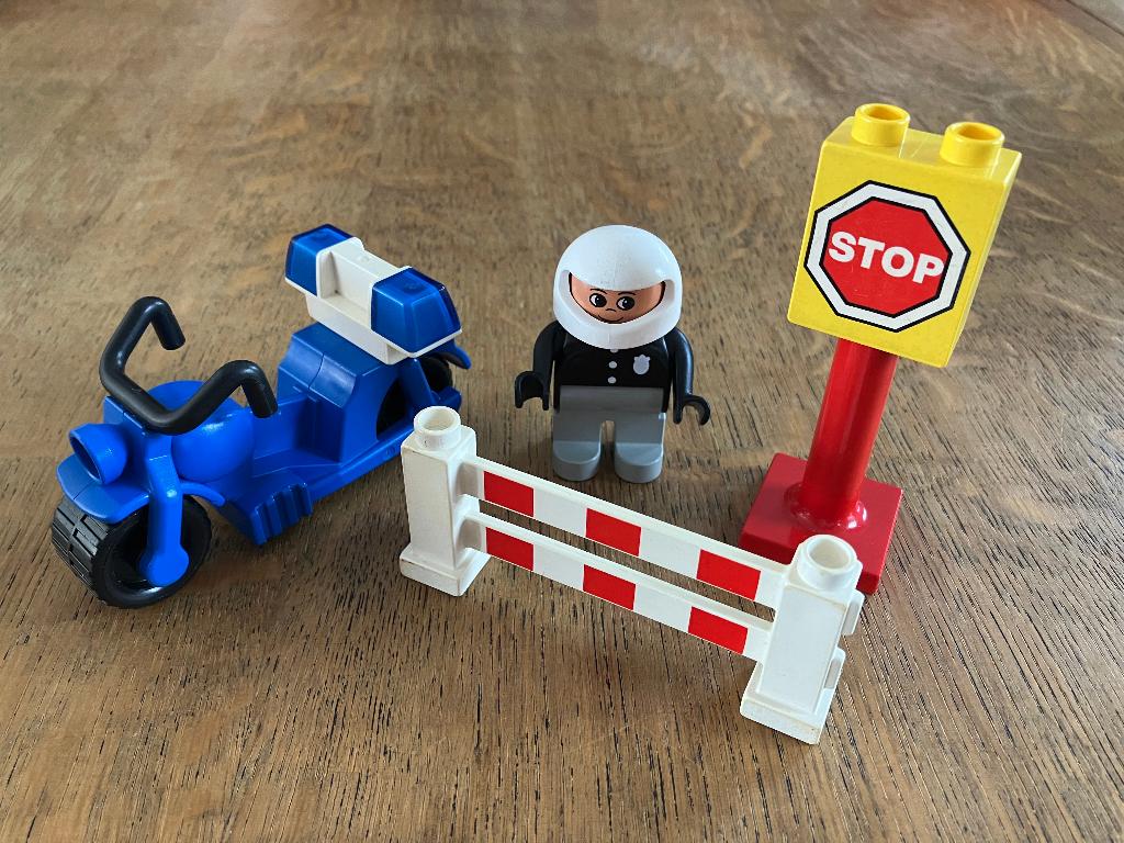 Lego Duplo :2673 Moto de police, Ophalen of Verzenden, Gebruikt, Complete set, Duplo