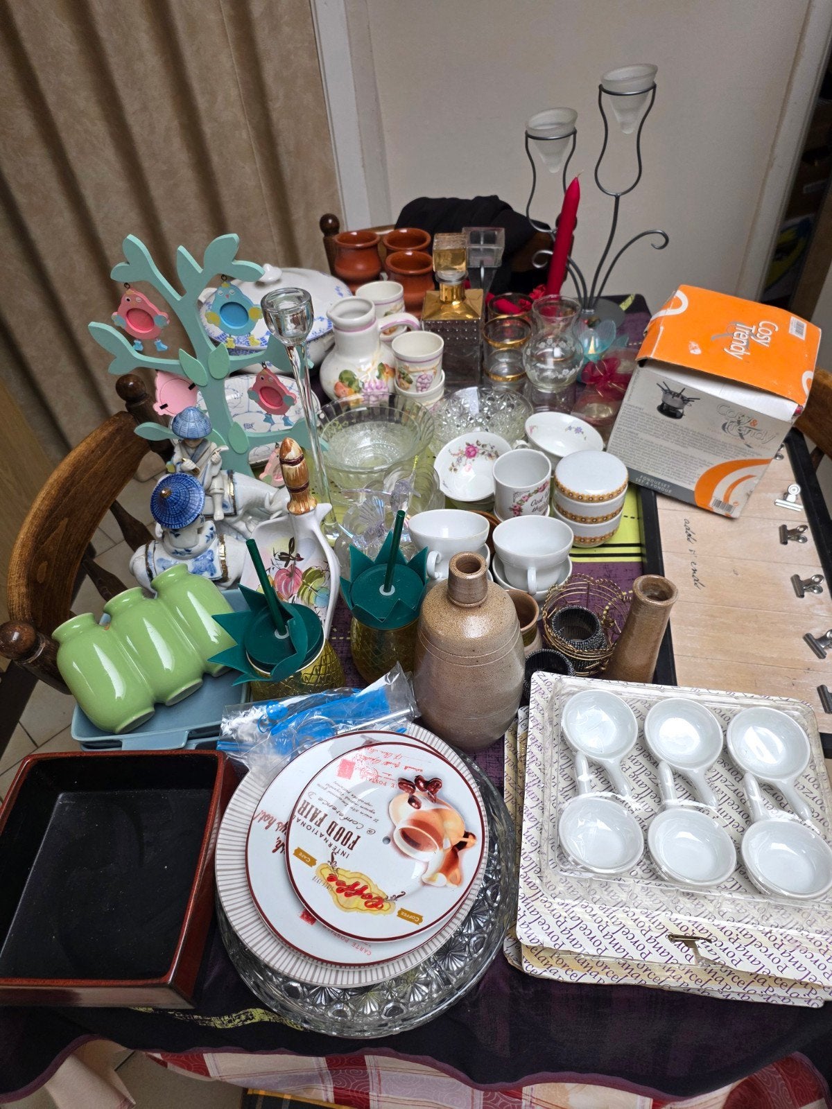 rommelmarkt spulletjes, Enlèvement