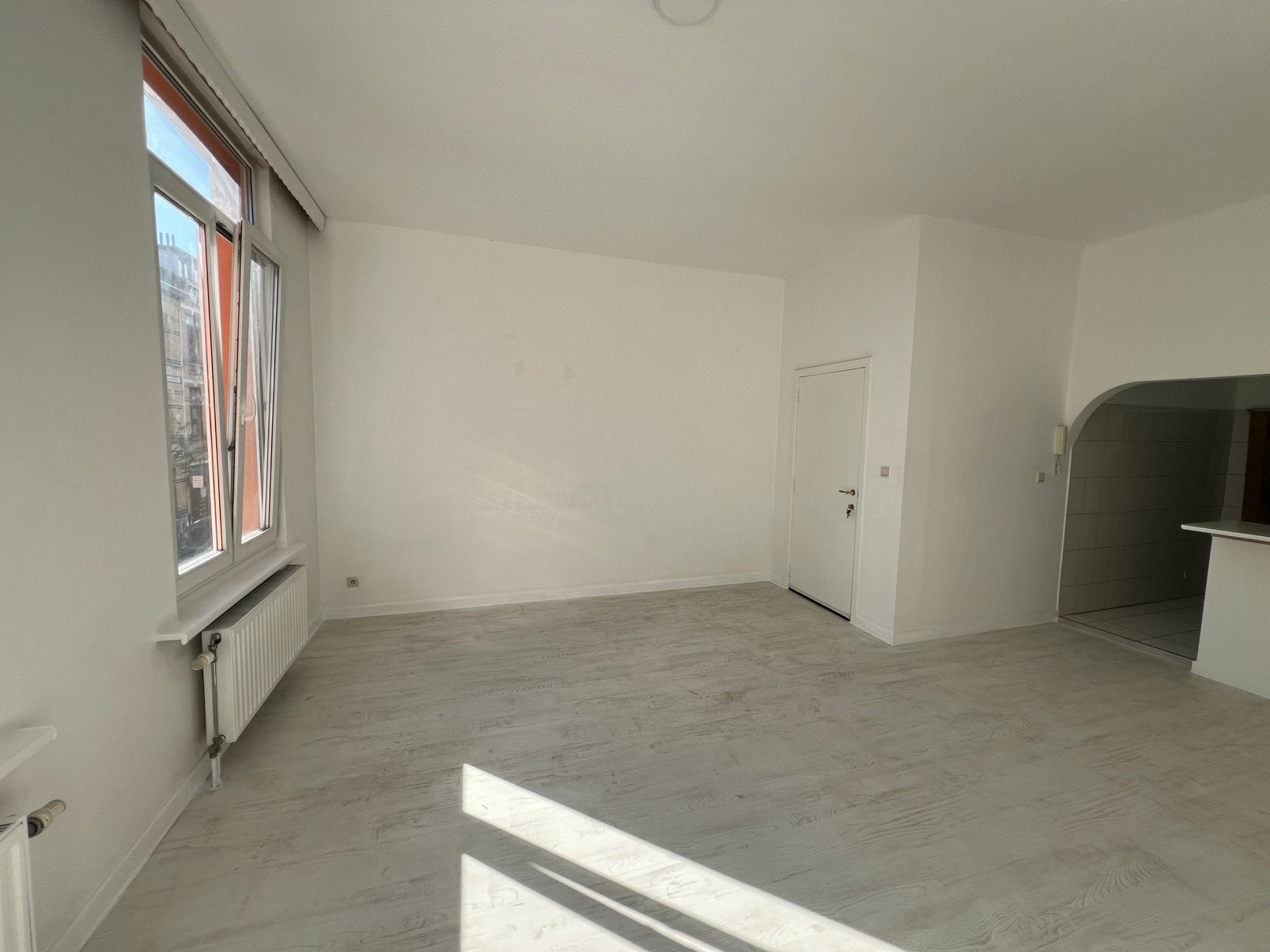 appartement te huur 890€  met 1 grote slaapkamer  1ste verdi, Immo