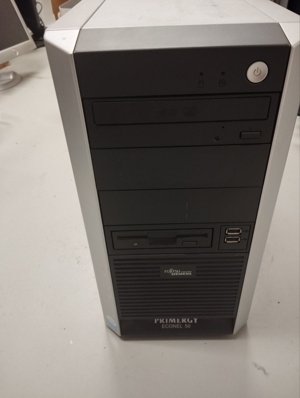 Fujitsu Siemens econel 50 server xp, Enlèvement