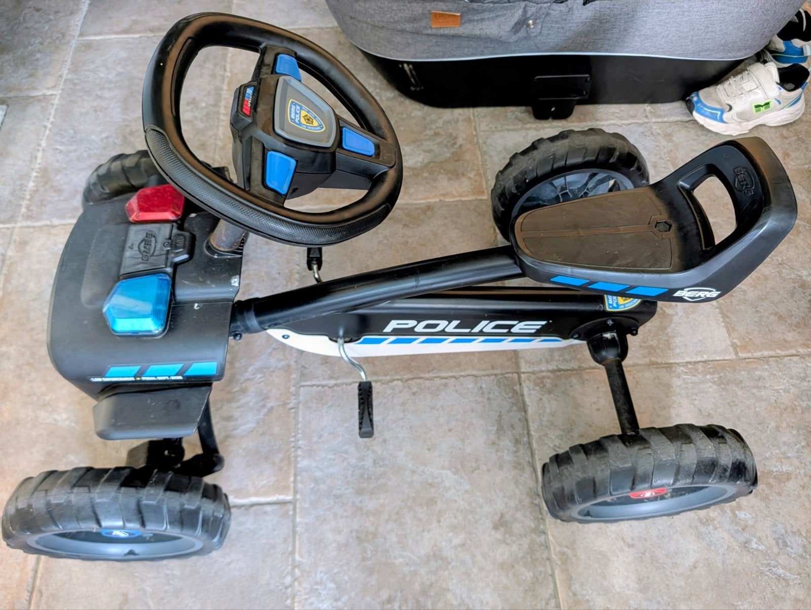 Berg politieskelter/gokart met geluid/sirenes., Enlèvement ou Envoi