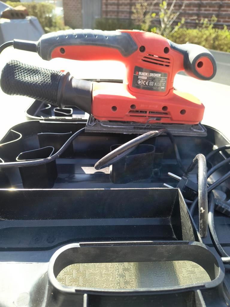 Vlakschuurmachine Black & Decker, Doe-het-zelf en Bouw, Gereedschap | Schuurmachines, Ophalen, Gebruikt, Minder dan 600 watt, Vlakschuurmachine