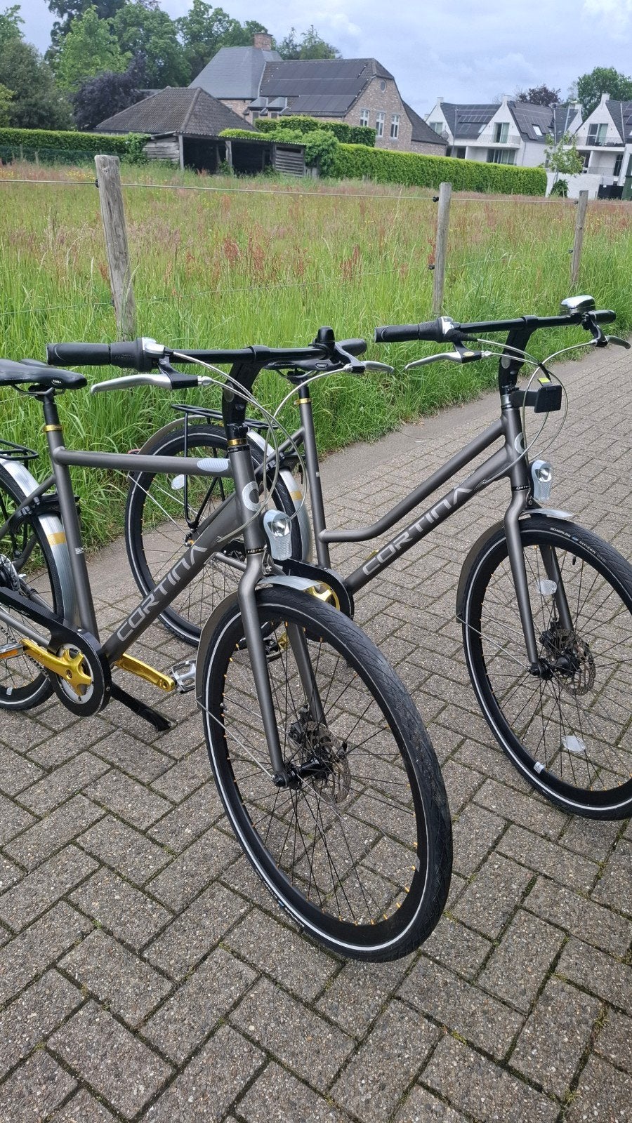 2 fitsen, Fietsen en Brommers, Ophalen