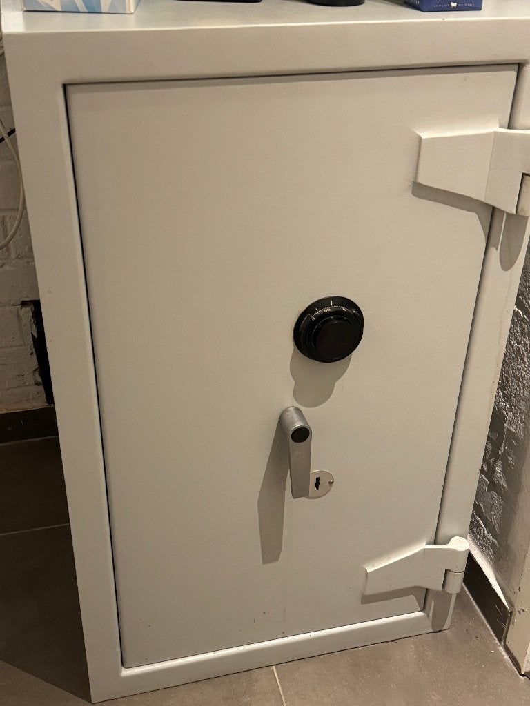 Coffre fort classe III - Etat impeccable, Huis en Inrichting, Brandblussers en Brandkasten, Zo goed als nieuw, Brandkast, Ophalen