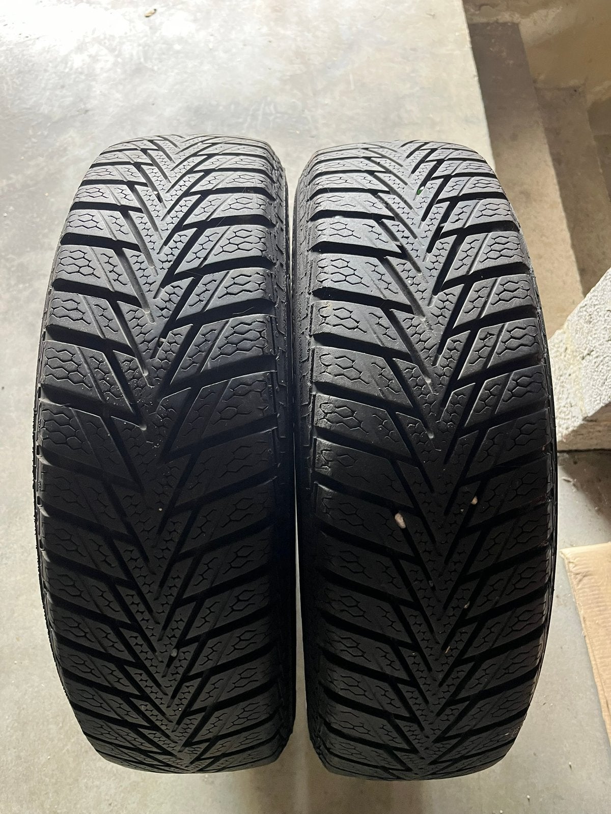 2 pneus CONTINENTAL - 255/65 R14, Autos : Pièces & Accessoires, 14 pouces, Pneus hiver, 255 mm, Véhicule de tourisme