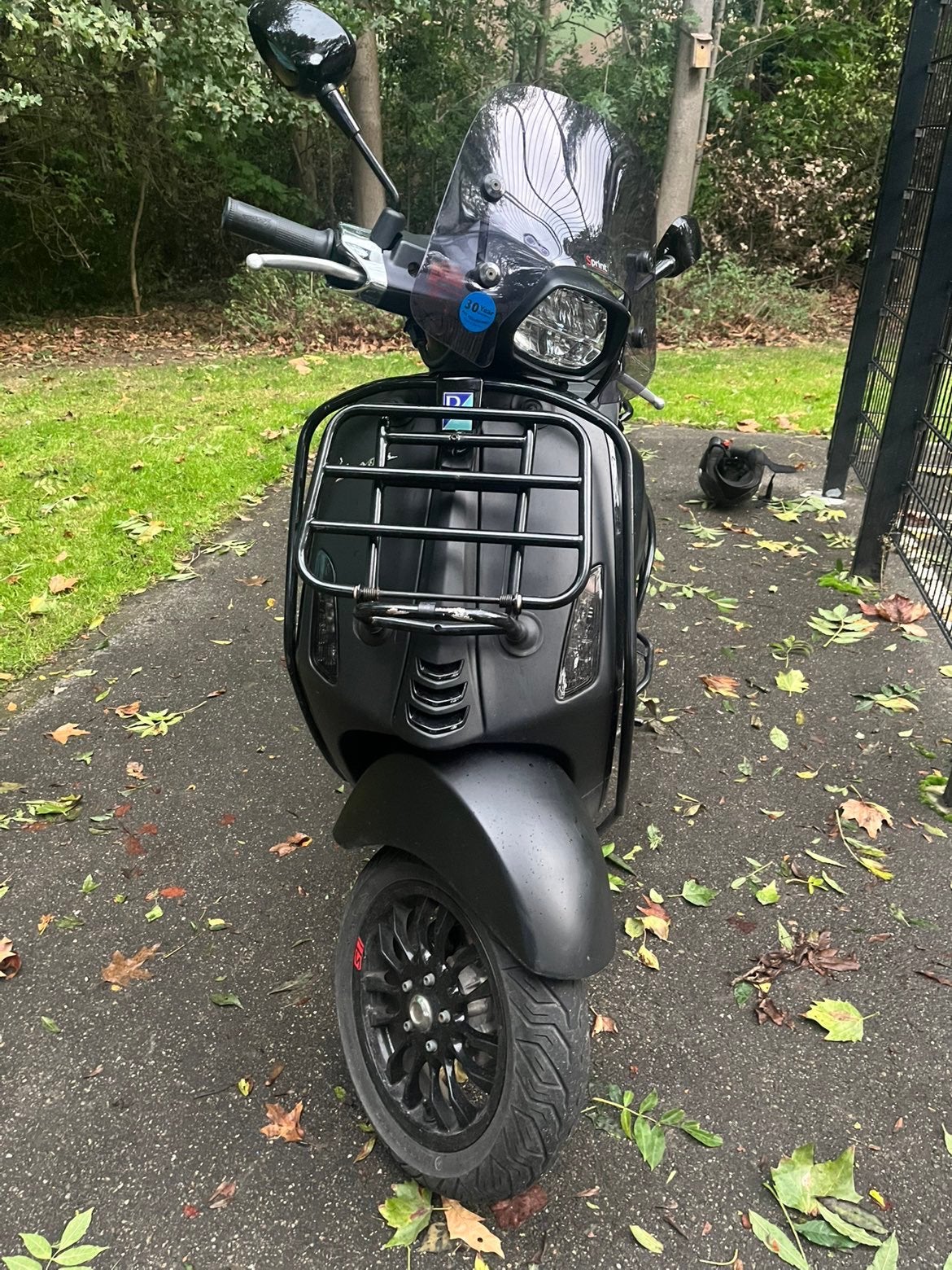 Vespa Sprint Notte|Euro 4|2019|A klasse|begrenzer|12.000km|, Fietsen en Brommers, Ophalen, Zo goed als nieuw, Benzine, 50 cc