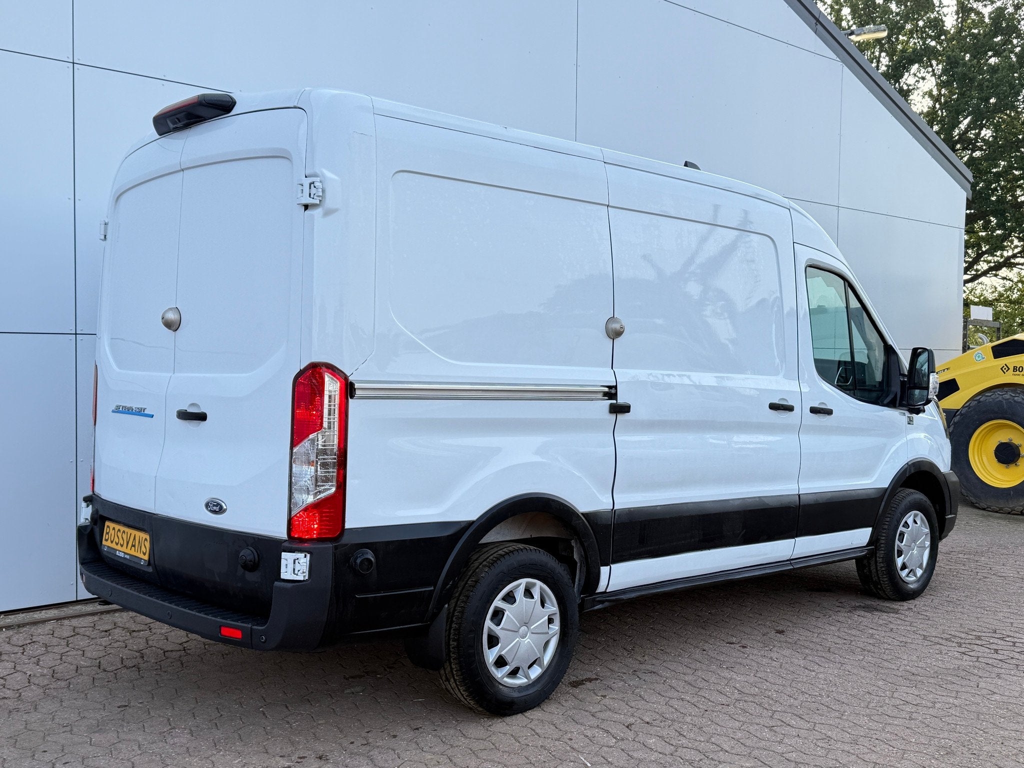 Ford e-Transit 68kWh 184PK L2H2 317km WLTP 95,6% (SOH) BEV S, Automaat, 0 cilinders, Gebruikt, Wit
