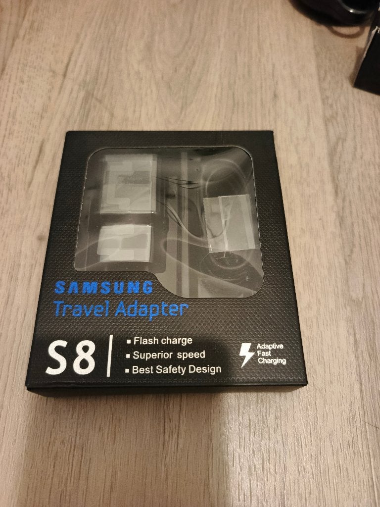 Chargeur 15 W compatible Samsung  avec câble – neuf en boîte, Télécoms, Téléphonie mobile | Chargeurs pour téléphone, Enlèvement
