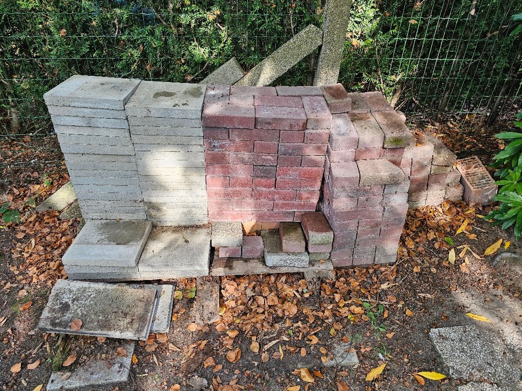 Tuiles en béton 30x302x4 - Pavés 22x11x5, Enlèvement, Comme neuf, Béton, Briques