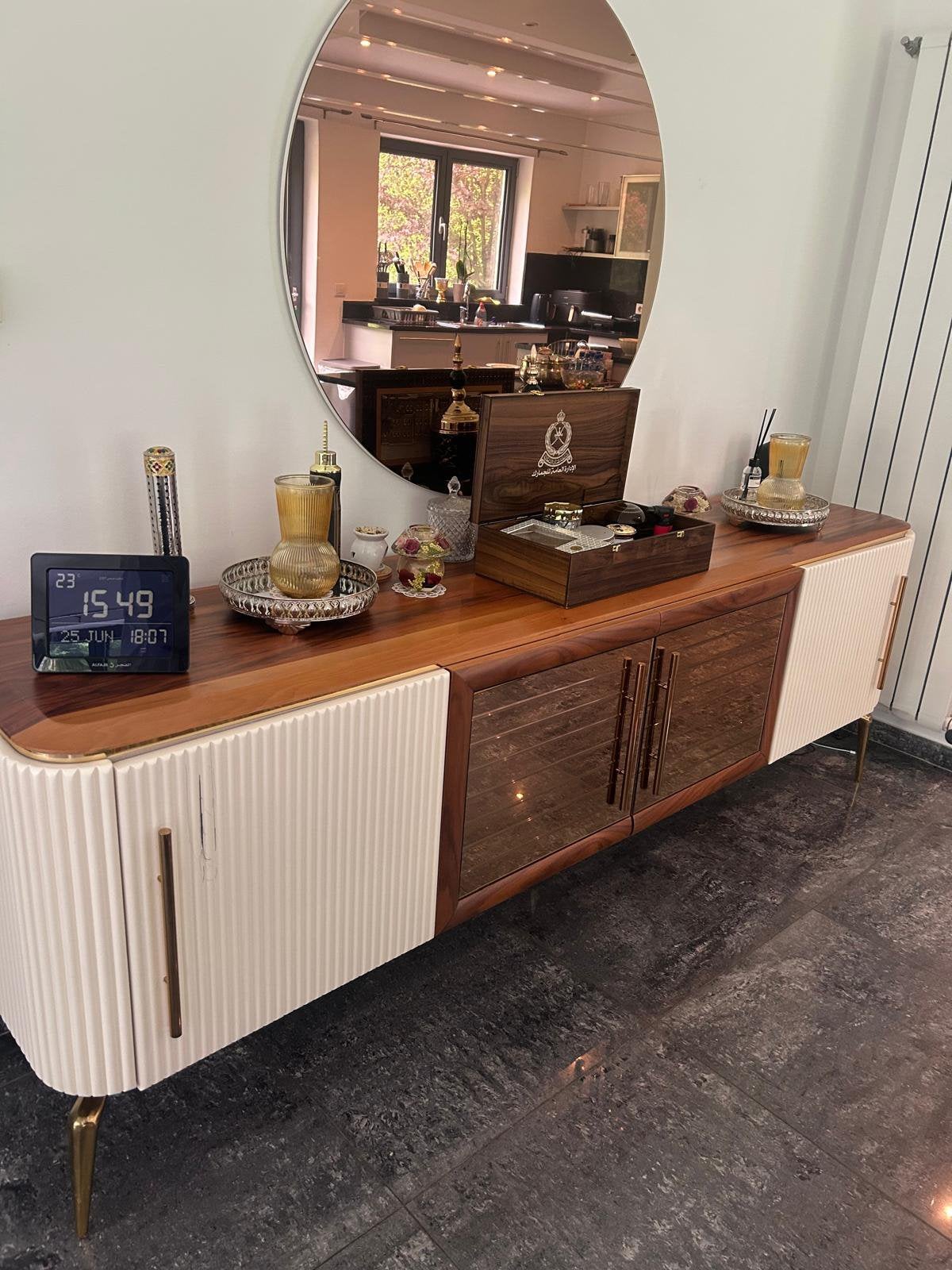Meuble buffet de luxe avec miroir
