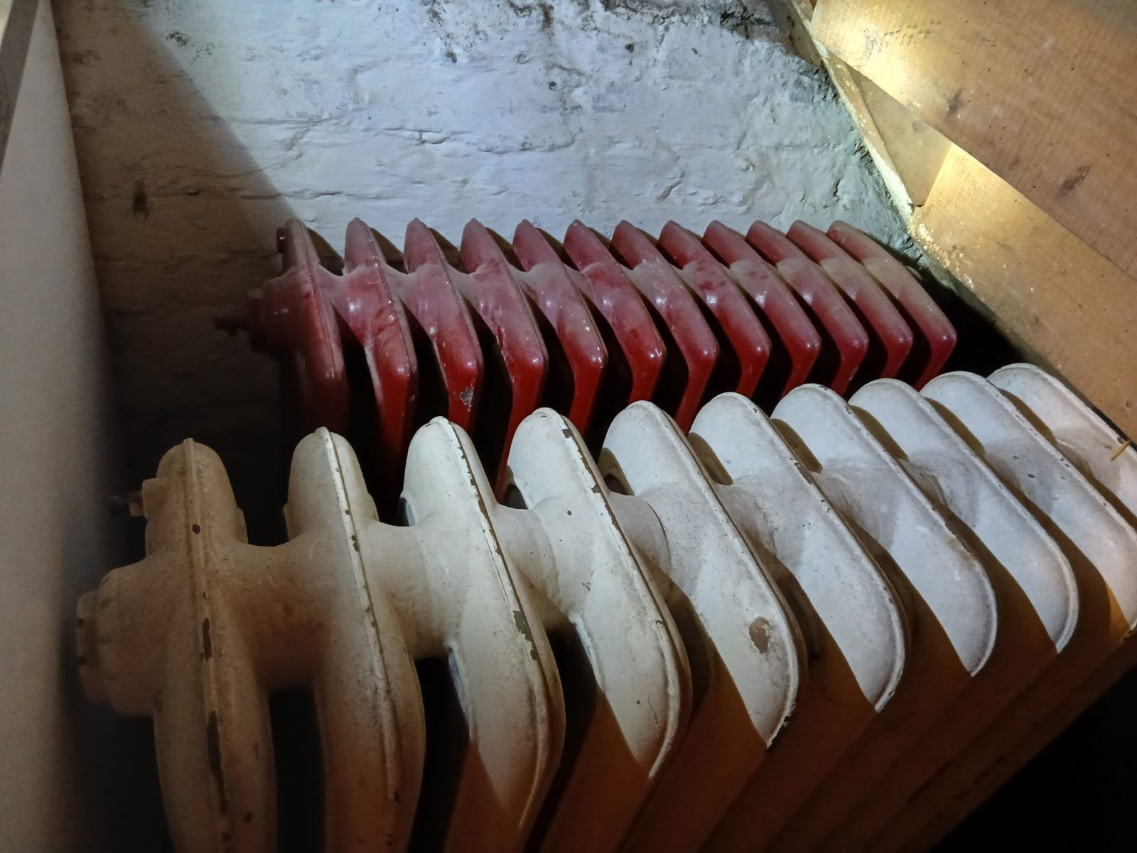 Bordeaux gietijzeren radiator, Doe-het-zelf en Bouw, Ophalen, Gebruikt