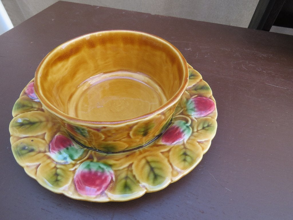 Majolica bowl barbotine Sarreguemines, Ophalen of Verzenden