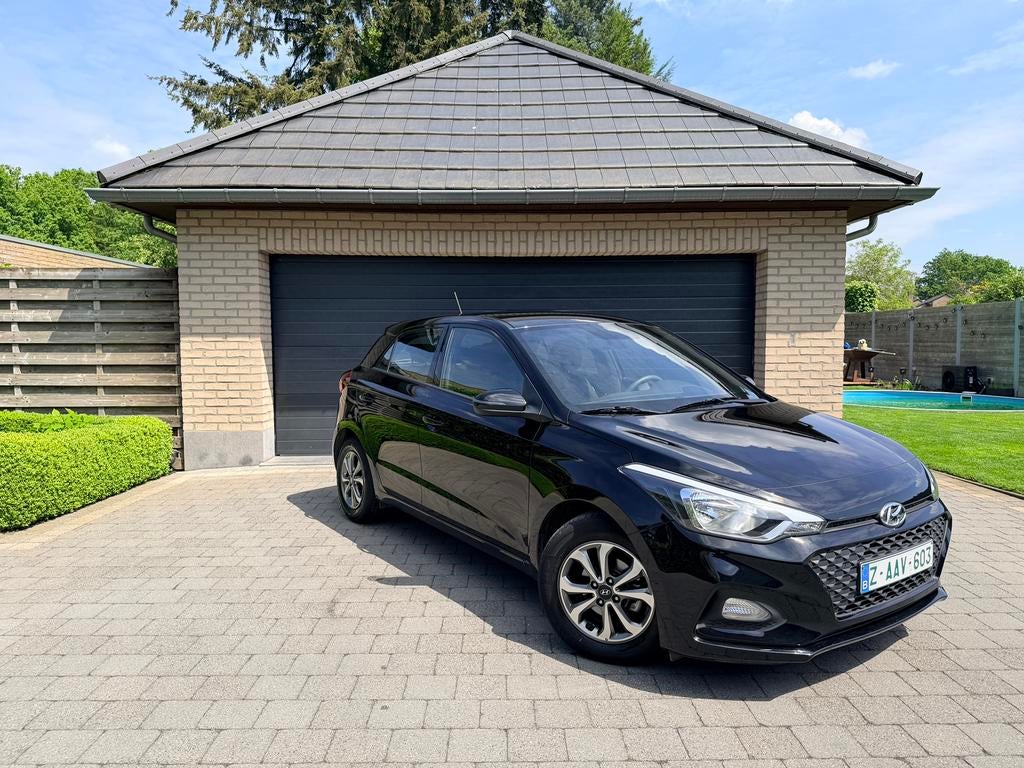 HYUNDAI I20 2020 72.000KM NAVI BT ONGEVALSVRIJ, Autos, Achat, Entreprise, Boîte manuelle, Noir