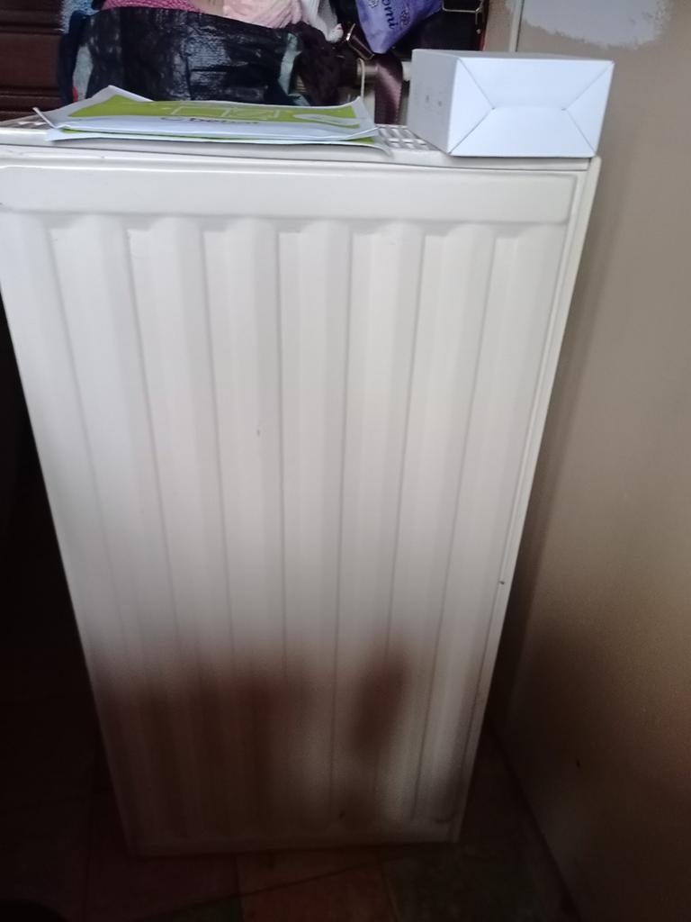 Radiateur chauffage central 80 40 15 purgeur automatique, Huis en Inrichting, Woonaccessoires | Kamerschermen, Ophalen, Zo goed als nieuw