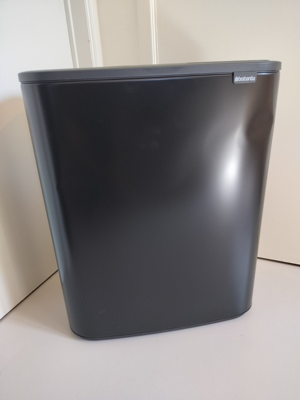 Brabantia Touch mat zwart 60 liter NIEUW!, Huis en Inrichting, Woonaccessoires | Prullenbakken, 50 tot 75 cm, Nieuw, 40 liter of meer