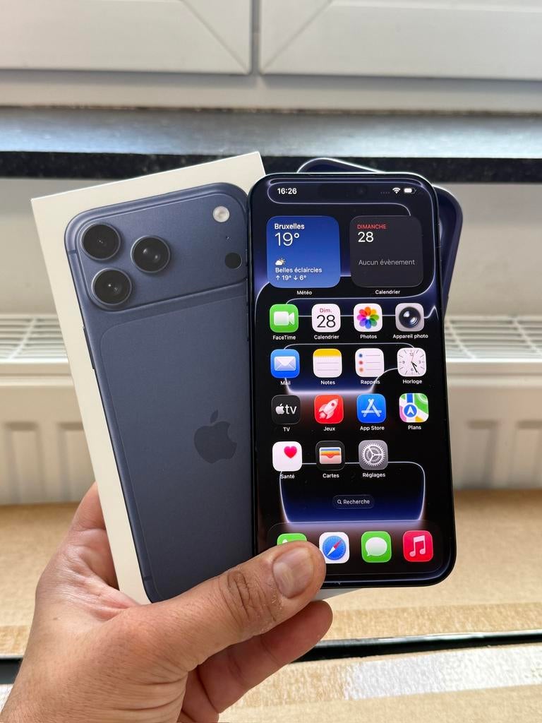 iPhone 17 Pro Max 1TB bleue NEUF!! Vd/éch, Télécoms, Téléphonie mobile | Apple iPhone, Comme neuf, iPhone 15, Enlèvement