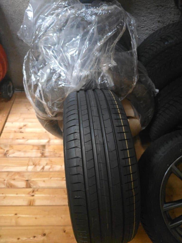 4 pneus neuf PIRELLI P ZERO,245/50/19,ils sont étoilés BMW!, Neuf, 245 mm, Enlèvement ou Envoi, Pneus été